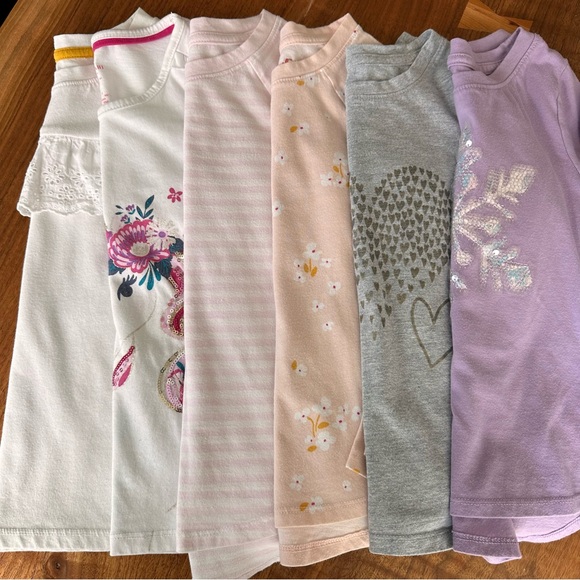 A Bundle Of 6 Long Sleeve T-shirts. Size XS (4/5), 5T and 5/6. - Picture 15 of 15